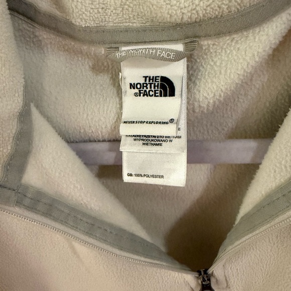 The North Face Off-White Quarter-Zip Hoodie - Picture 3 of 4